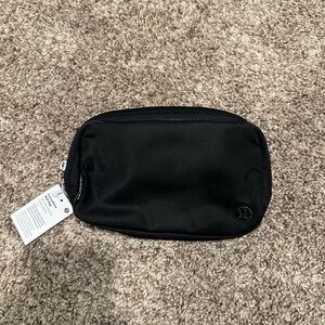 lululemon belt bag